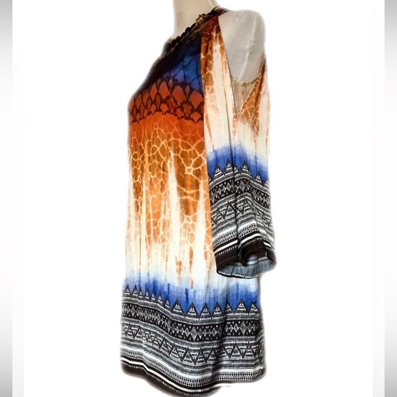 bebe Dresses & Skirts - HP🌹Gorgeous Satin Bebe Dress